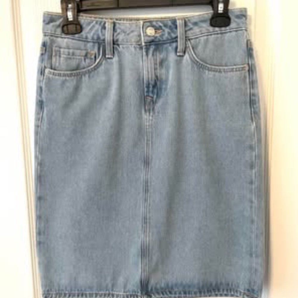 XS/S jean skirt. By Mavi jeans. Never worn.